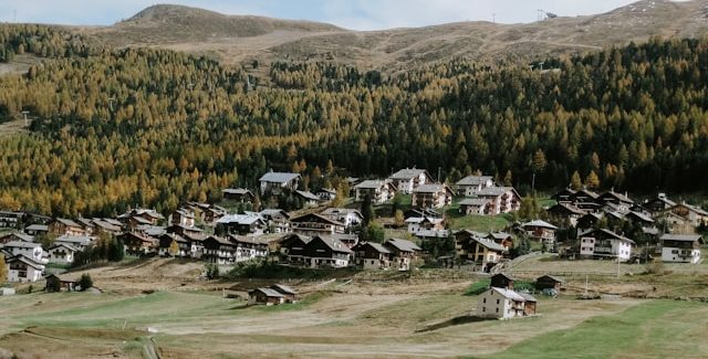 villages perchés dans les montagnes